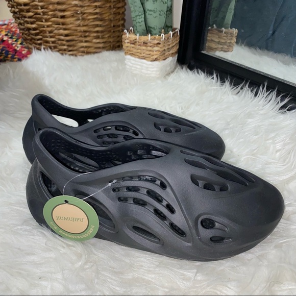 Black Foam Shoes - Picture 5 of 9